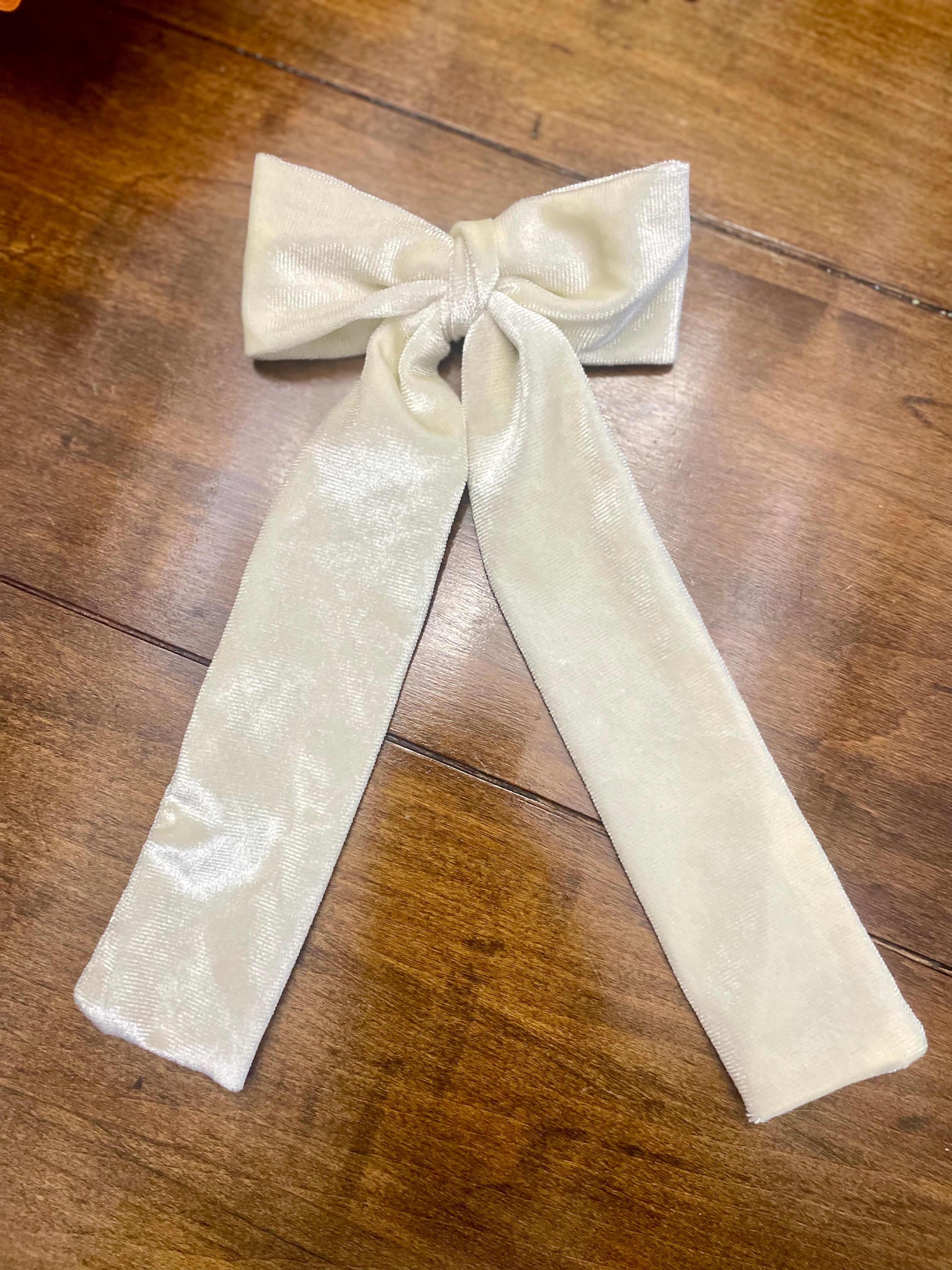Cream Velvet Hairbow