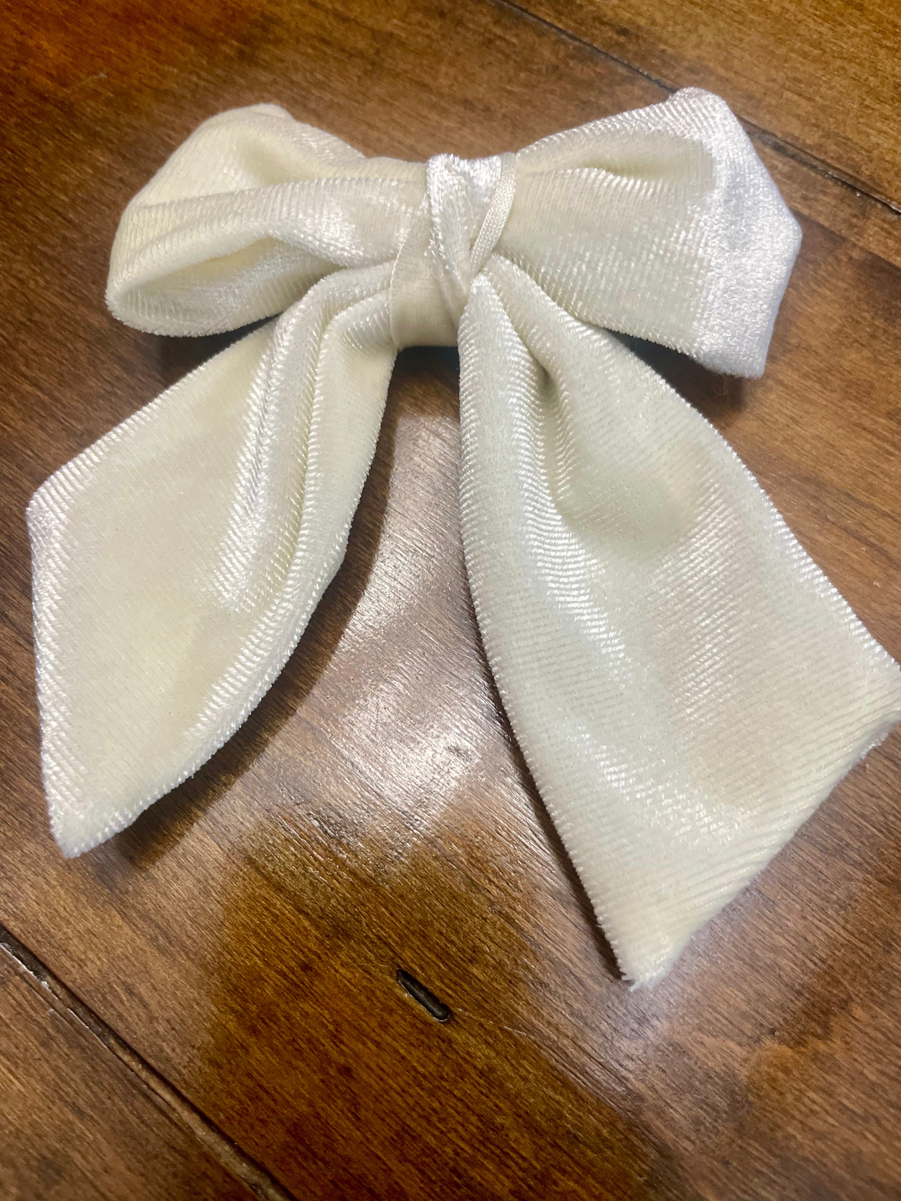 Cream Velvet Hairbow